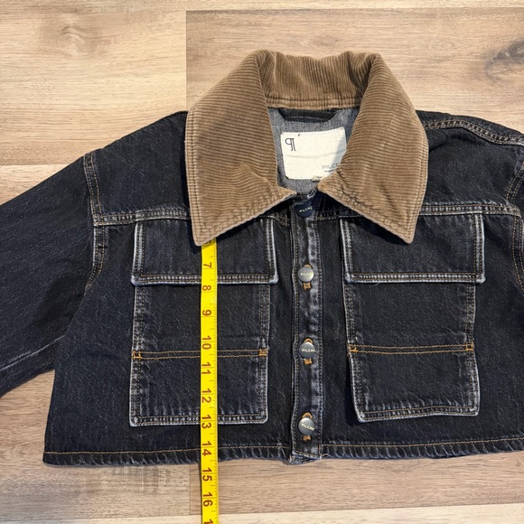 Pilcro Cropped Denim Barn Jacket Corduroy Collar Washed Black Womens XS - Picture 8 of 11